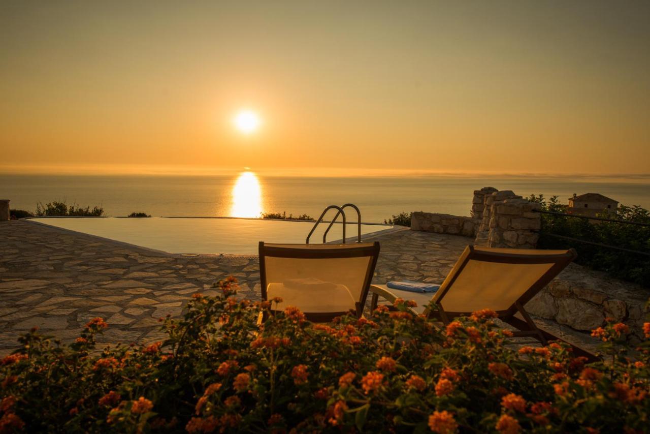 Blue Caves Villas - Exceptional Villas With Private Pools Direct Access To The Sea Koríthion Esterno foto